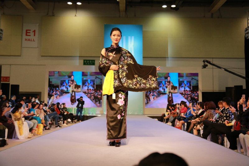 球友会官方入口披肩