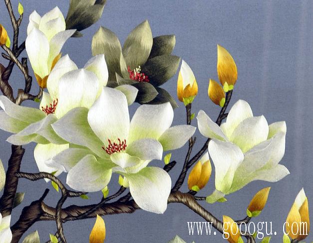 翠条多力引风长,点破银花玉雪香。韵友自知人意好,隔帘轻解白霓裳。